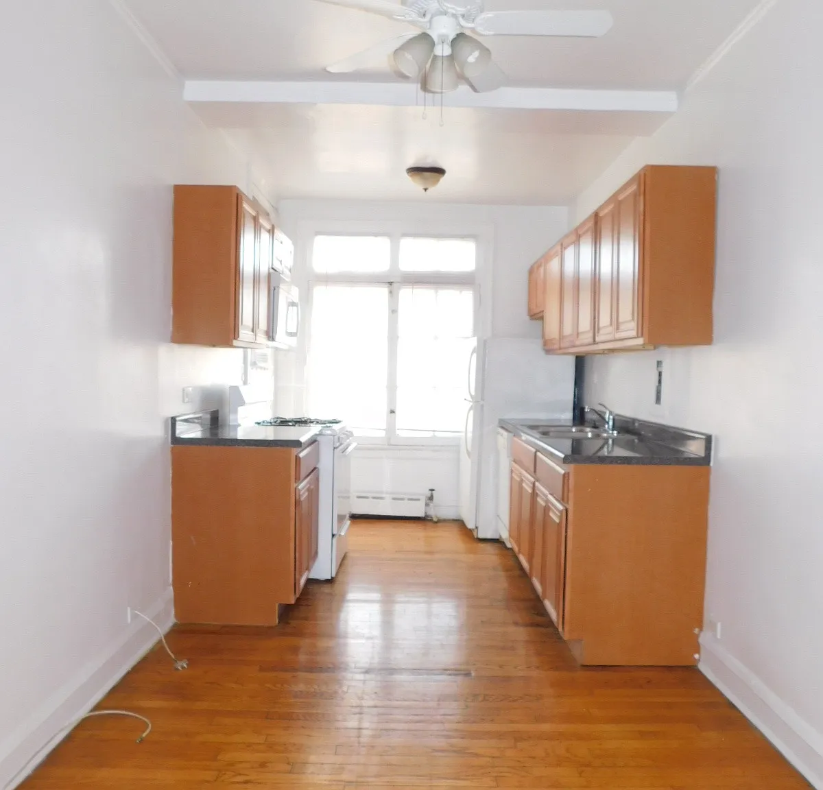 Studio, 425 sqft, $1,425 — Photo 4