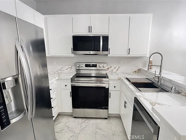 2456 Pleasant Way #A — Photo 9