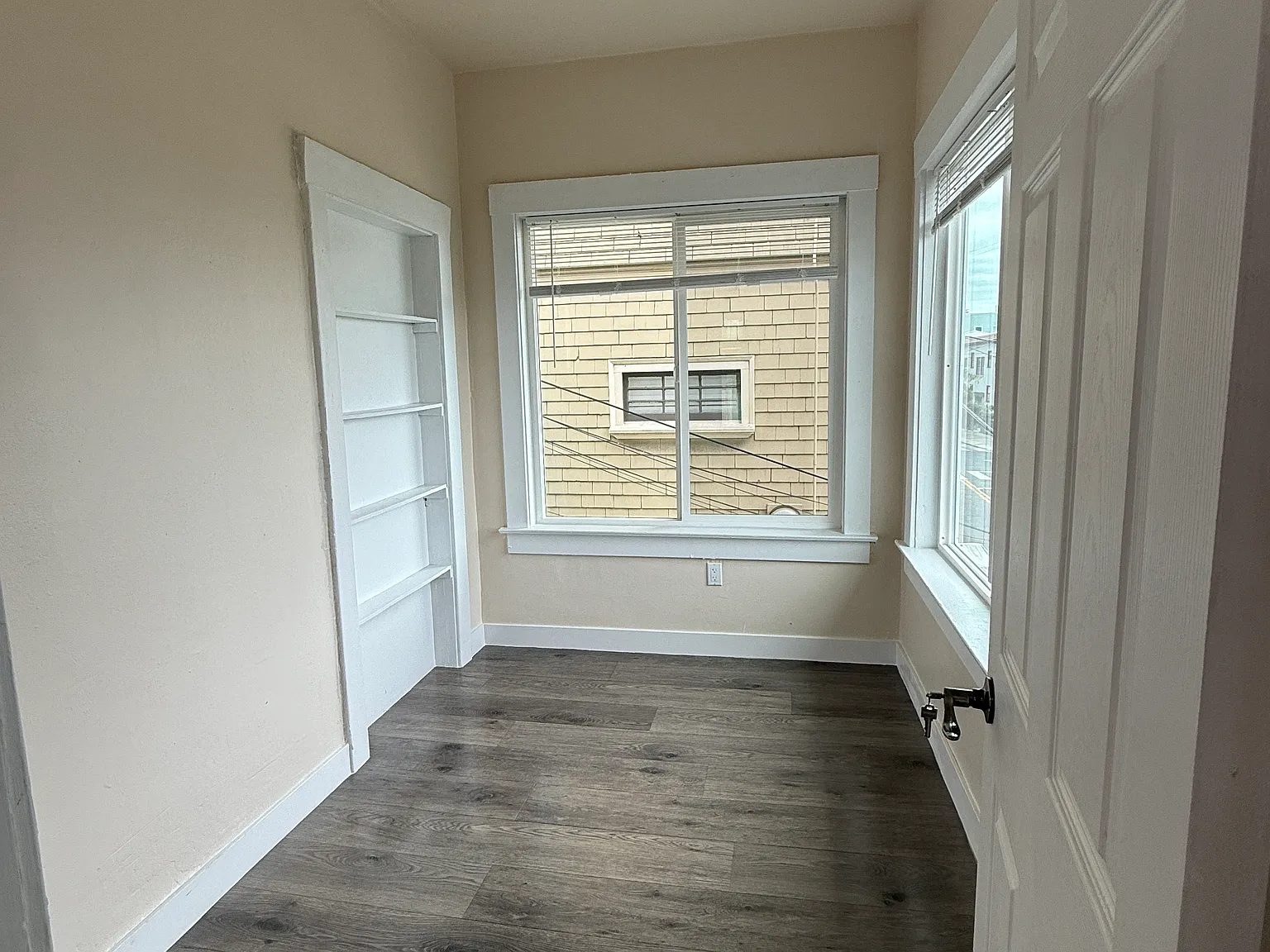 3 bed, 1000 sqft, $2,450 — Photo 3