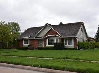 2115 Teakwood Dr, Fremont, NE 68025