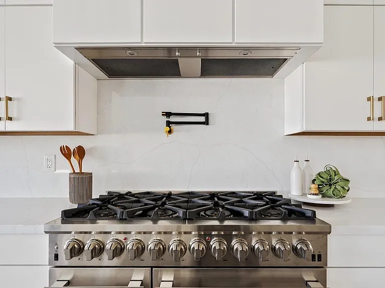 3622 E Clarendon Ave — Photo 12