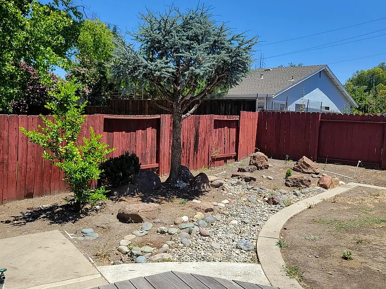 2210 Sierra Ct — Photo 31