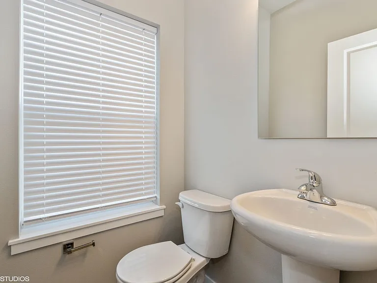 142 Clark Dr SW #4 — Photo 8