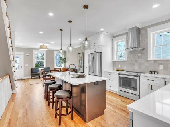 61 Milton St, Northampton, MA 01062