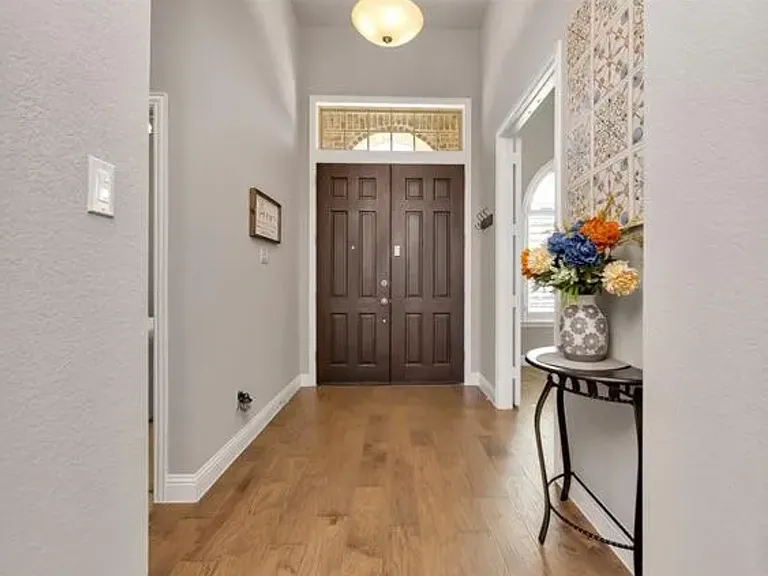 7013 Cross Point Ln — Photo 5