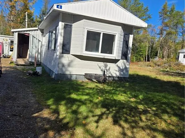 4 Hillcrest Dr, Saint George, NB E5C 3G1
