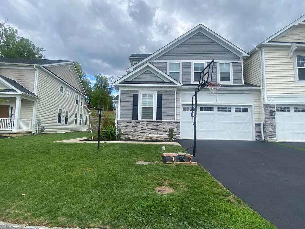 Building Photo - 30 Hunters Ln
