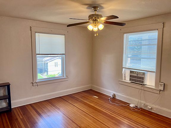 2nd image of 410 N McLean St #2