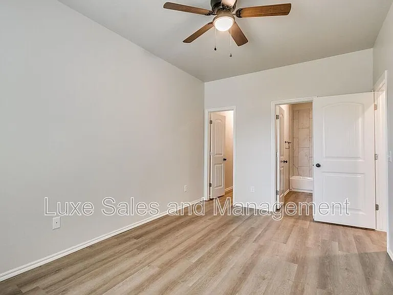 8004 NW 105th St — Photo 22