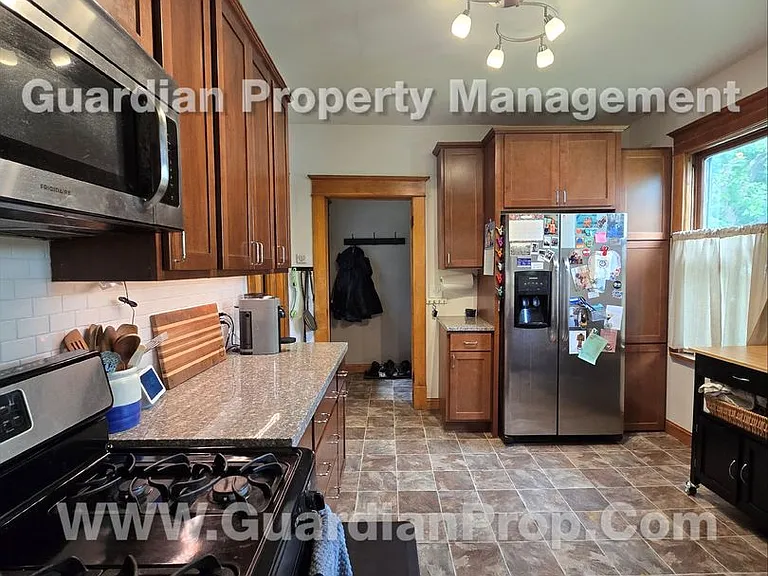 817 Stryker Ave — Photo 5