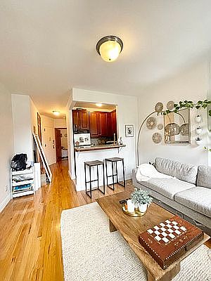 2nd image of 433 E 75th St #5E