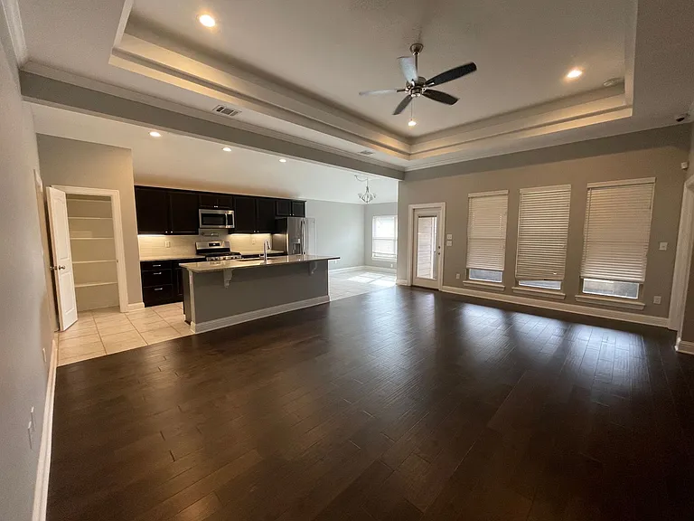 4001 False River Dr — Photo 2
