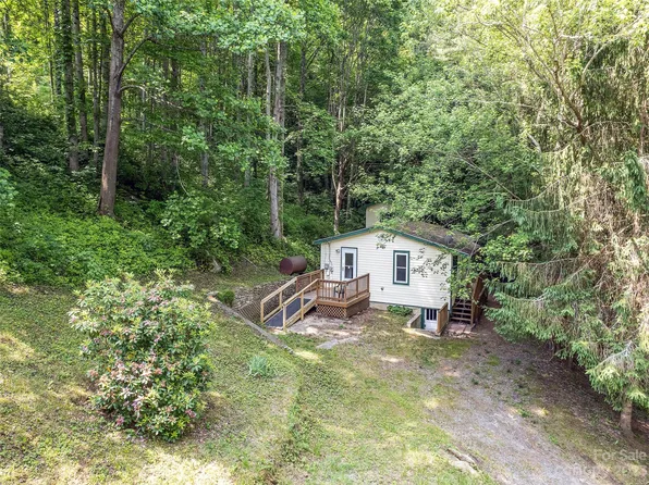 1053 Hall Top Rd, Waynesville, NC 28786