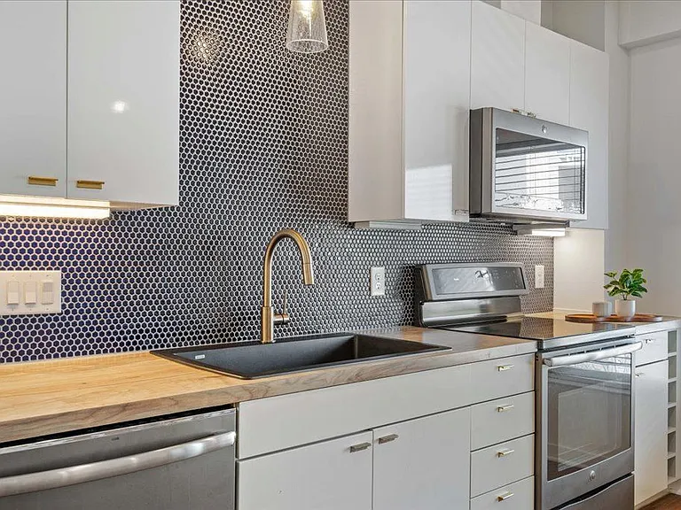 4361 S Congress Ave #323 — Photo 1