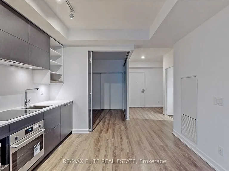 20 Edward St #1307 — Photo 17