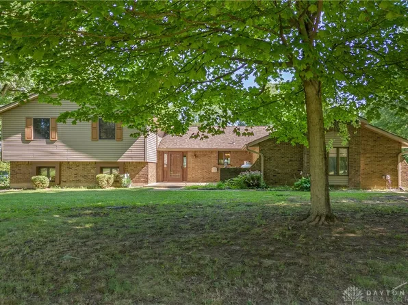 694 Wilkerson Rd, Fairborn, OH 45324