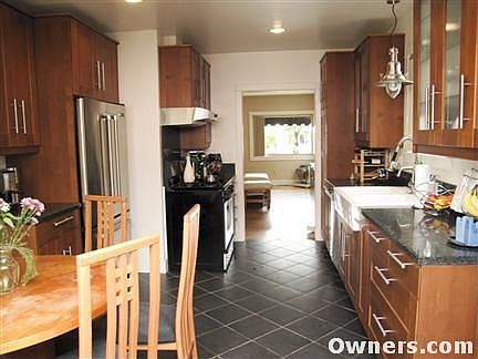 granite counters,stnlss stl appl, cer tile
