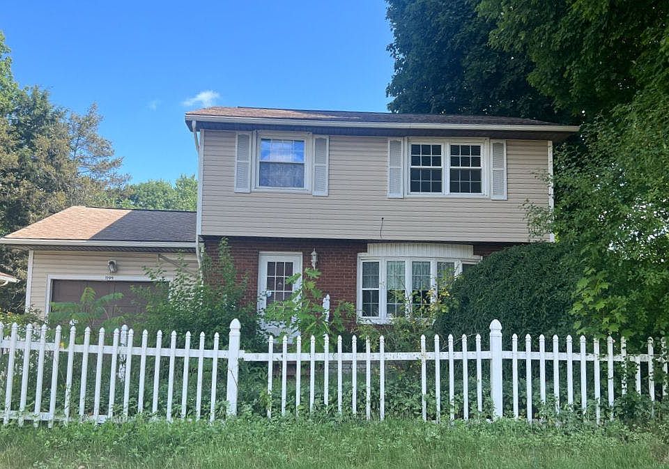 2nd image of 1199 Chester Ave