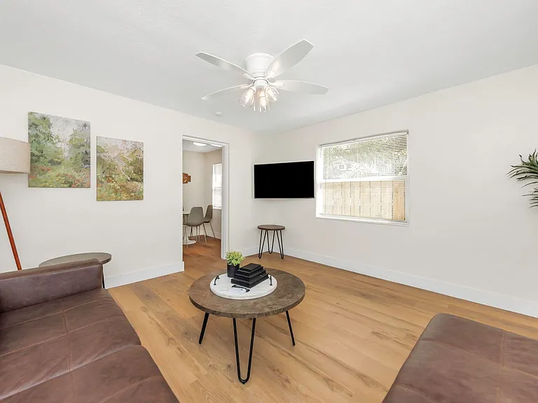 416 Skinner Blvd — Photo 3