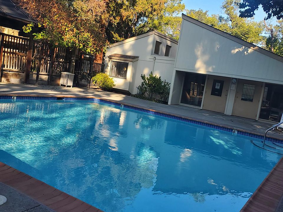 1st image of 3021 Kaiser Dr Unit B
