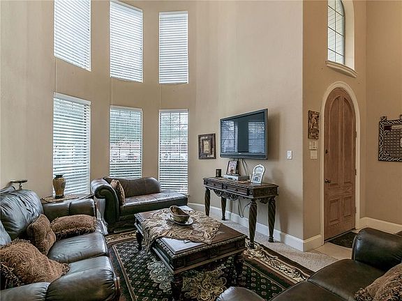 4th image of 2629 Woodpark Dr
