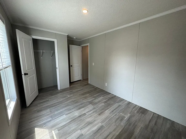 Westbridge Manor — Photo 53
