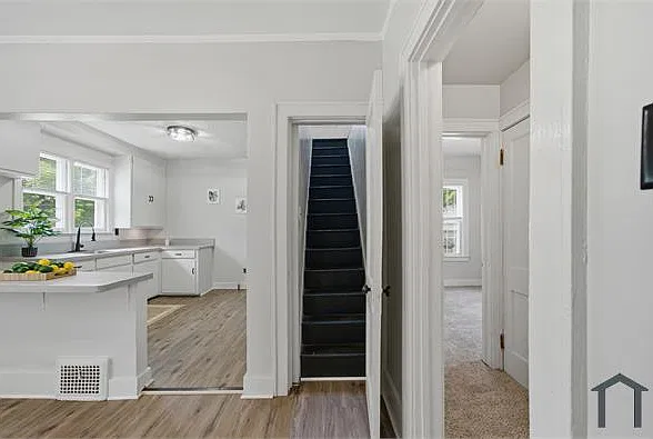 3 bed, 1000 sqft, $1,550 — Photo 3
