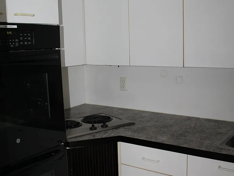 Butler pantry off kitchen