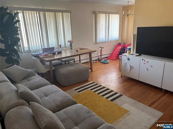 423 Walker St, Fairview, NJ 07022