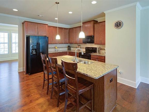 4th image of 2195 Mission View Dr