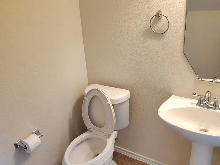 616 Fleming St — Photo 9