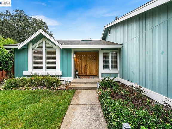 2nd image of 4874 Cobbler Ct