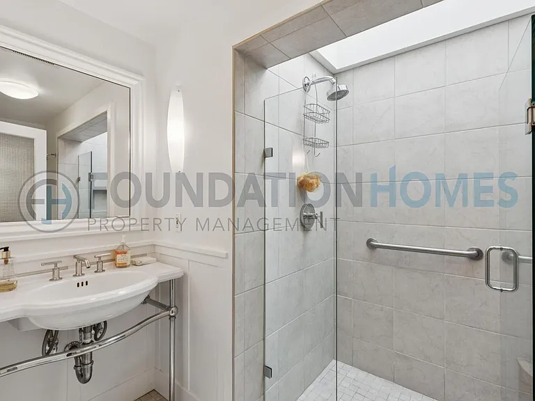 4 Loring Ave — Photo 12