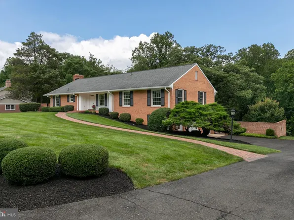 6016 Berwynd Rd, Fairfax, VA 22030