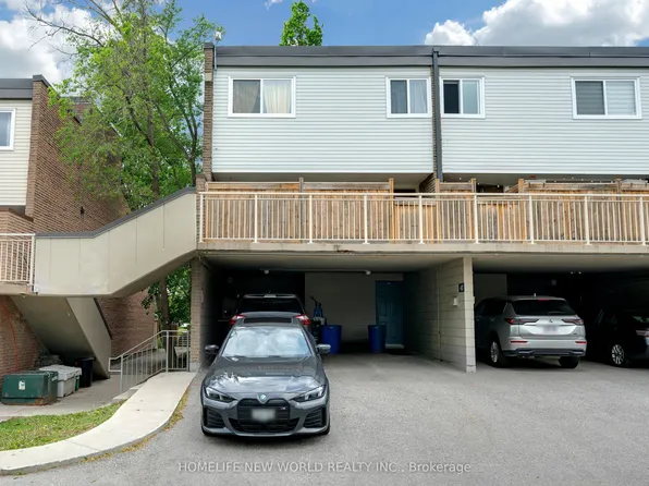 38 Springfair Ave, Aurora, ON L4G 3M2