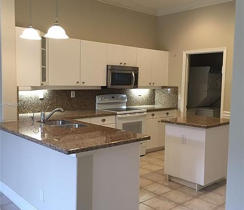 3rd image of 5344 SW 34th Ave