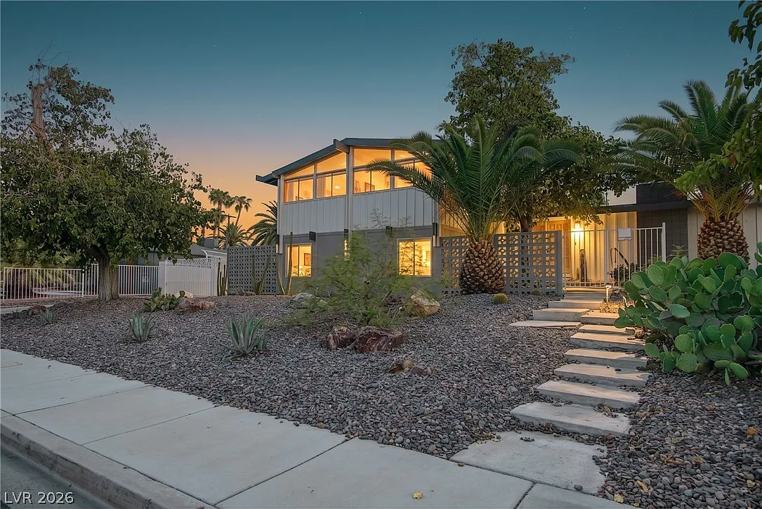 4 bed, 3.5 bath, 1958 sqft, $5,000 — Photo 1
