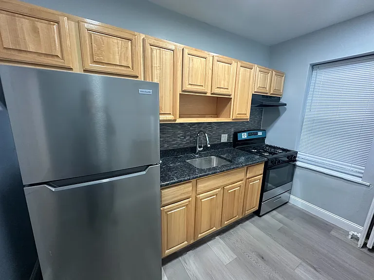 6236 Hasbrook Ave #3 — Photo 12