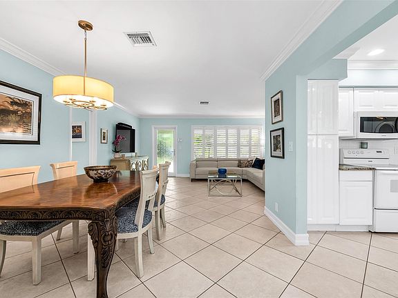 4th image of 5250 NE 20th Avenue
