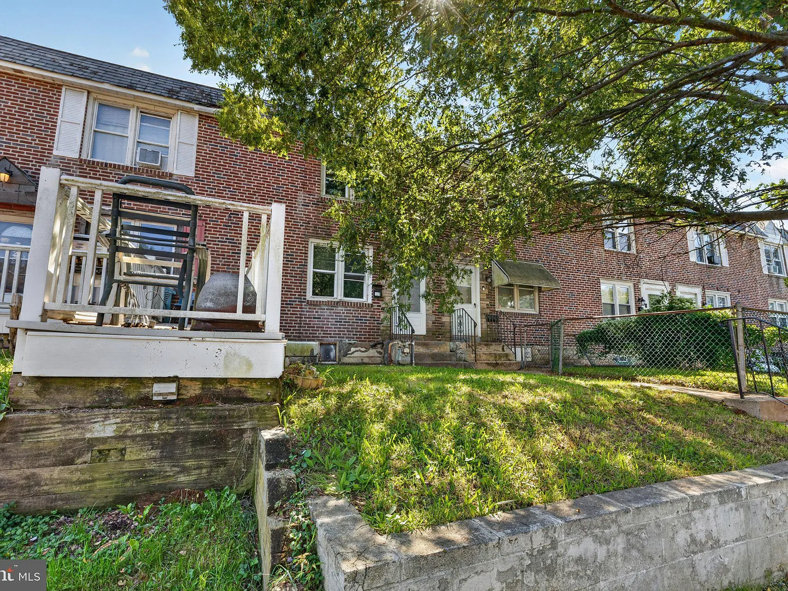 3 bed, 1.0 bath, 1152 sqft, $1,600 — Photo 3