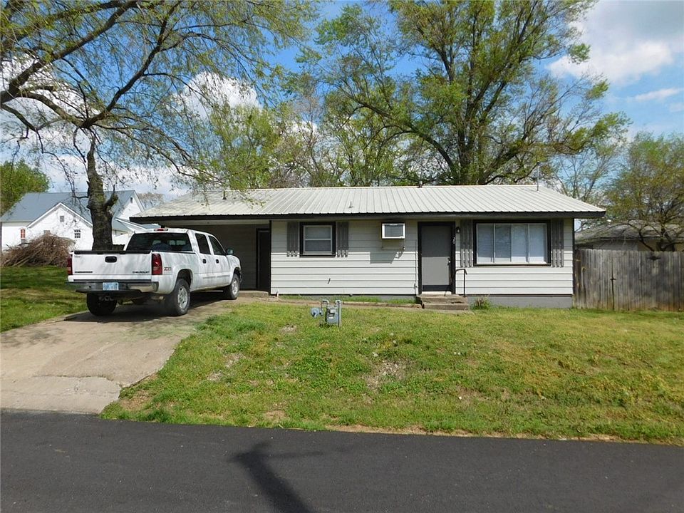 1st image of 140 & 148 W Main; Bois D Arc; 141 #20-149