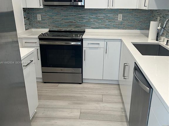 3rd image of 400 Kings Point Dr APT 1409