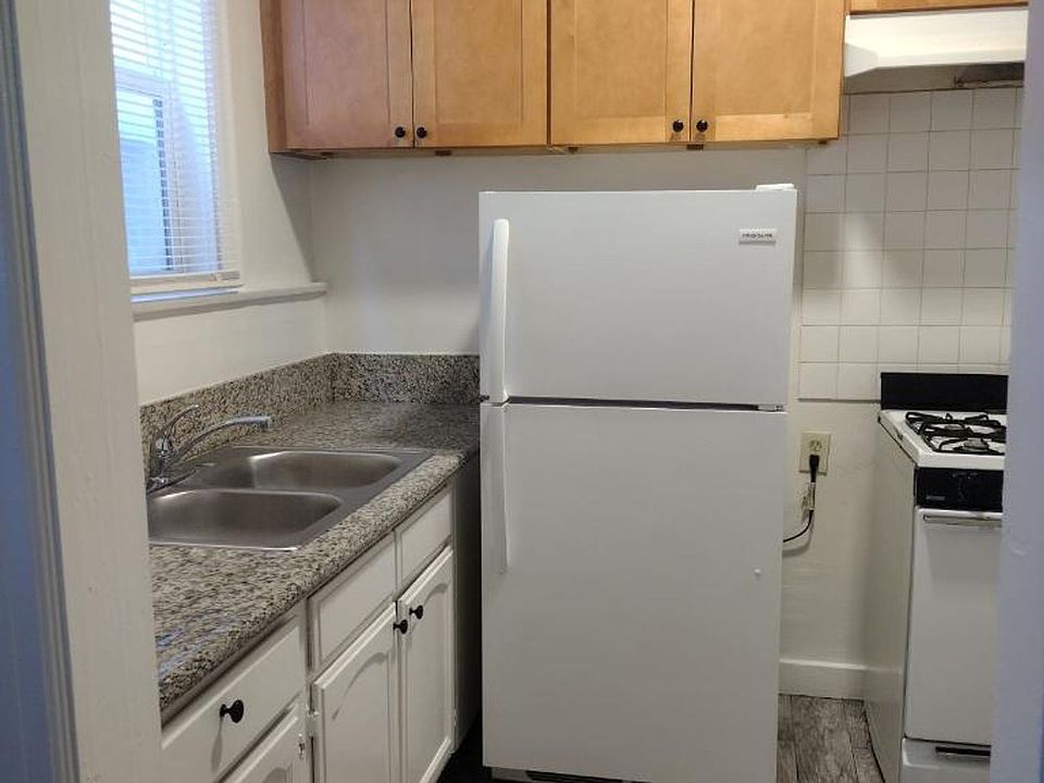1st image of 3065 Leeward Ave APT 7