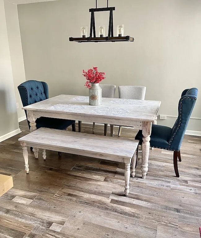 216 Cobblestone Dr — Photo 1