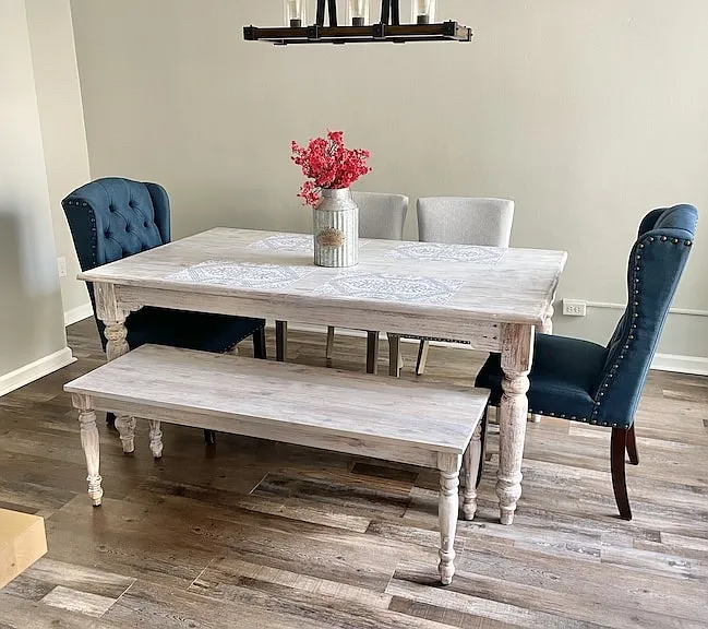 216 Cobblestone Dr — Photo 1