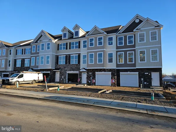 86 Potomac Ct, Prince Frederick, MD 20678