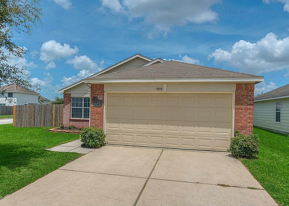 1st image of 9019 Blue Cedar Ln