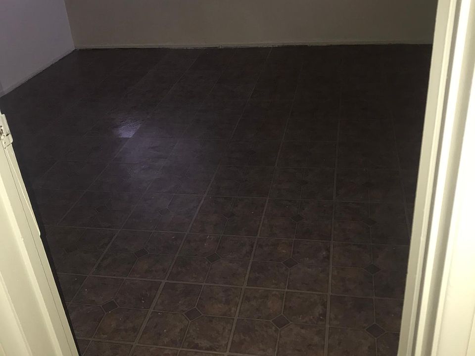 1st image of 5325 Lindsey Ave