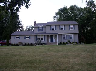 24 Coventry Dr, Freehold, NJ 07728