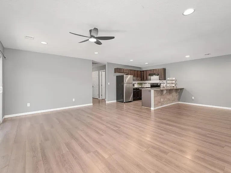 2306 E Coolwater St — Photo 2
